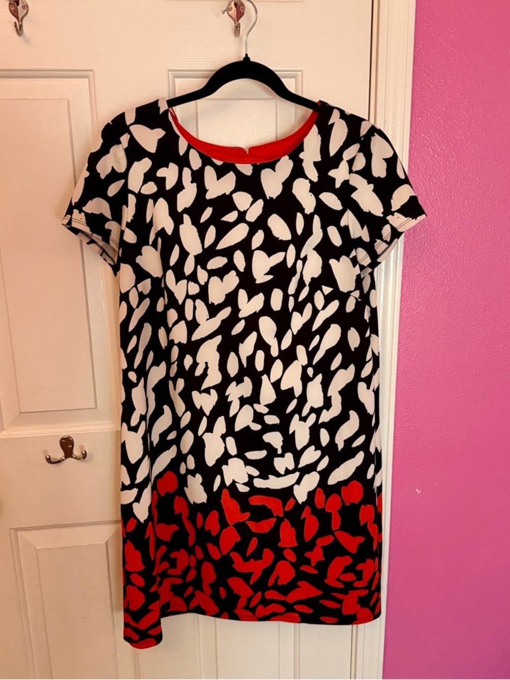 London Times Black, White & Red Abstract Print Mini Dress